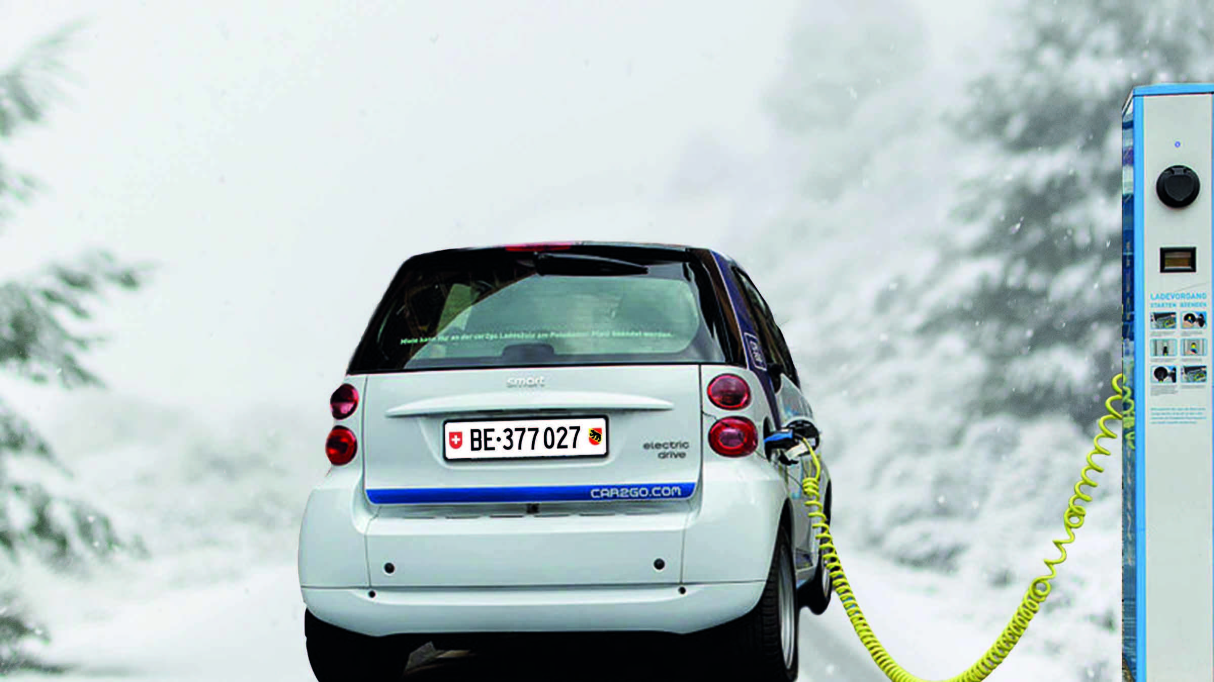 Support pour les véhicules rechargeables et l'infrastructure de recharge : 24 heures sur 24 - 7 jours sur 7 - dans toute la Suisse. Par tout temps (80)